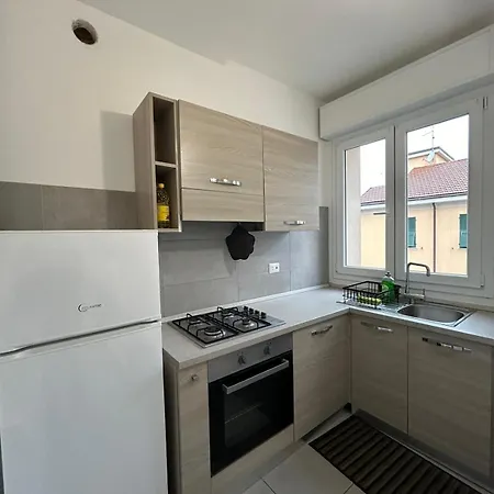 Cosy And Spacious Flat With Private Parking Space Apartment *
