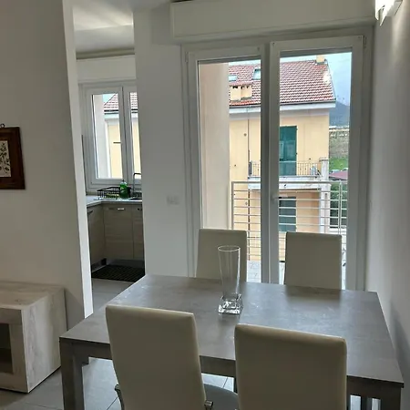 Apartment Cosy And Spacious Flat With Private Parking Space